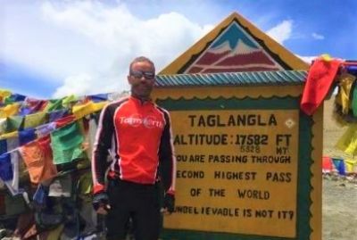 Simon Rowley Cycling on the  tour with redspokes